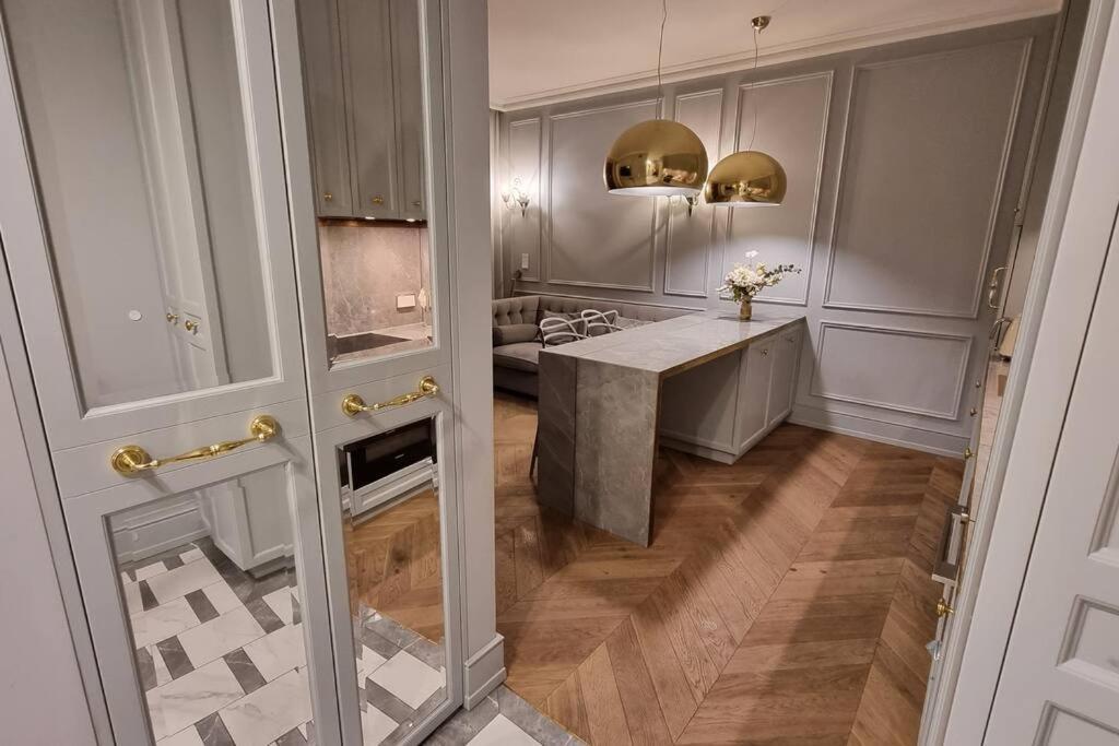 Luxury Garden Apartment วอร์ซอ ภายนอก รูปภาพ